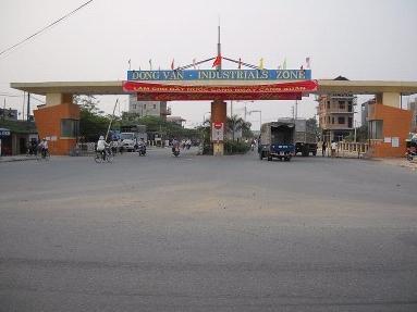 Cổng vào dự án Đồng Văn II