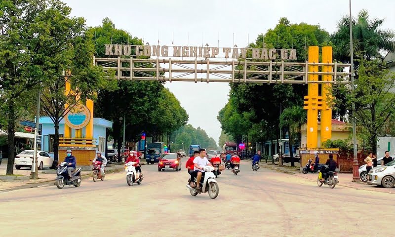 Cổng Khu Công nghiệp Đình Hương - Tây Bắc Ga