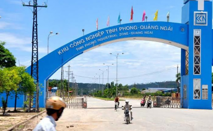 Cổng Khu công nghiệp Tịnh Phong