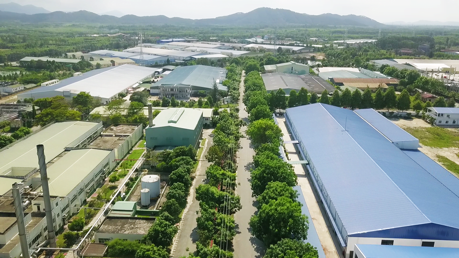 Đường số 8 - Tuyến đường xanh – sạch – đẹp của KCN Phú Bài giai đoạn I, II