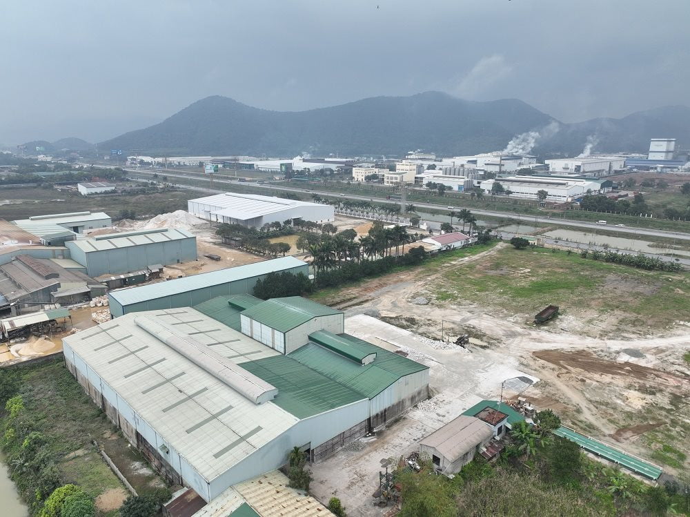 Góc nhìn trên cao Khu Công nghiệp Nam Cấm