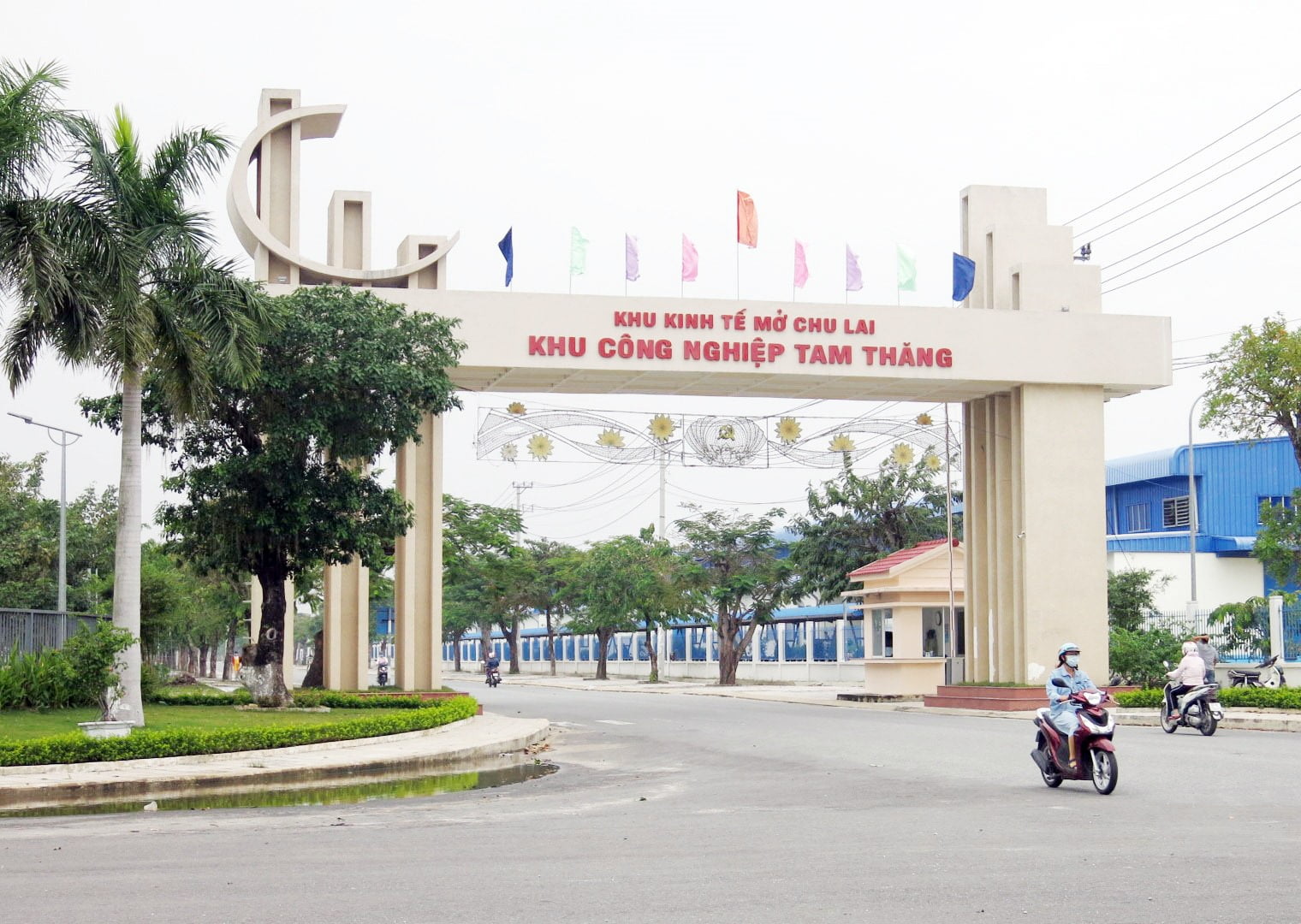 Cổng Khu Công nghiệp Tam Thăng - Quảng Nam